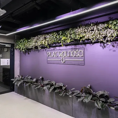 Charlie - Plac Wolnosci W Poznaniu Познань