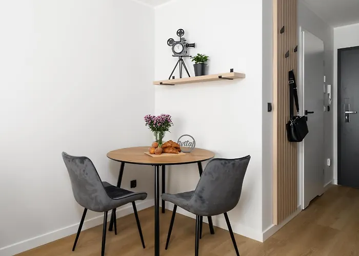 Charlie - Plac Wolnosci W Poznaniu * Познань